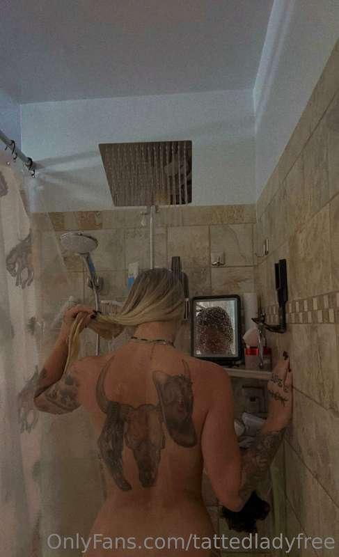 😈 
@tatted_lady