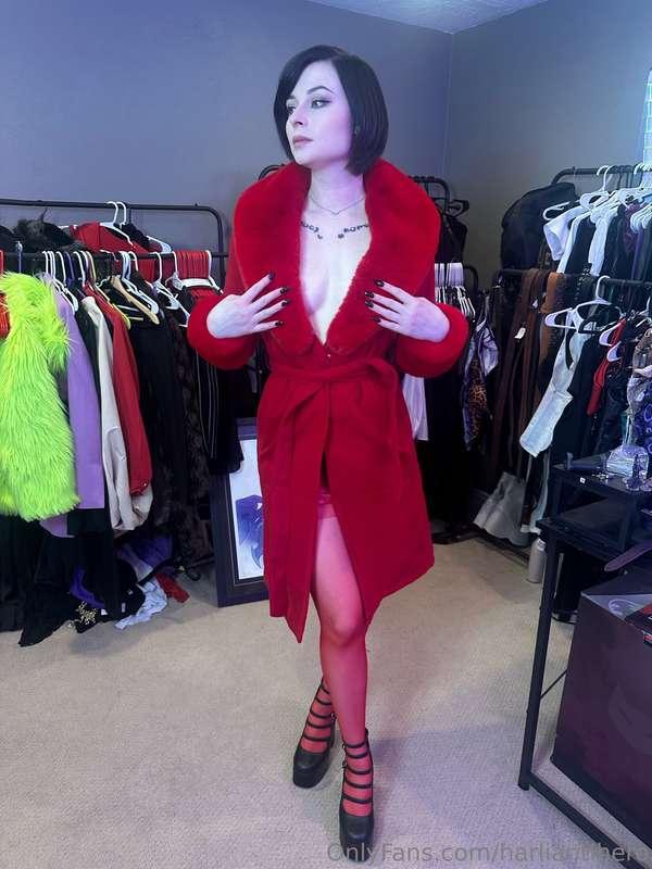 Sent a video in my new coat and stockings… please let me kno..