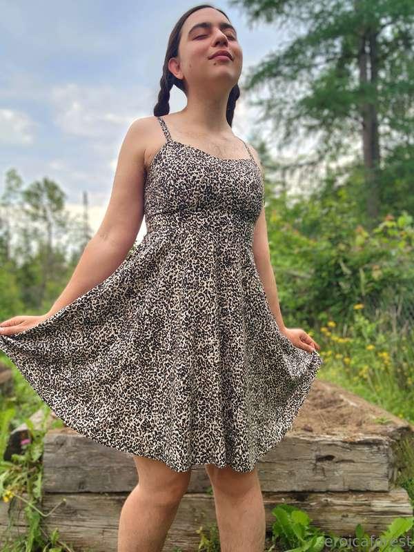 I got a new summer dress and I'm in looove 😍 Swipe to see my..