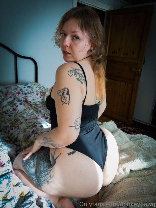 New bathing suit! This is how I'd be looking at you at the b..