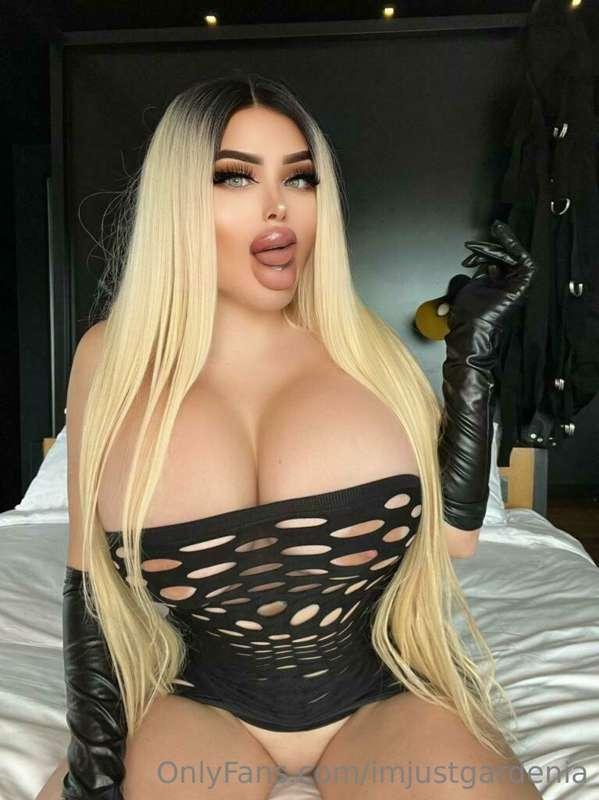 @bibibugatti
@bibibugatti

Can i be Your Barby fantasy Fuckd..