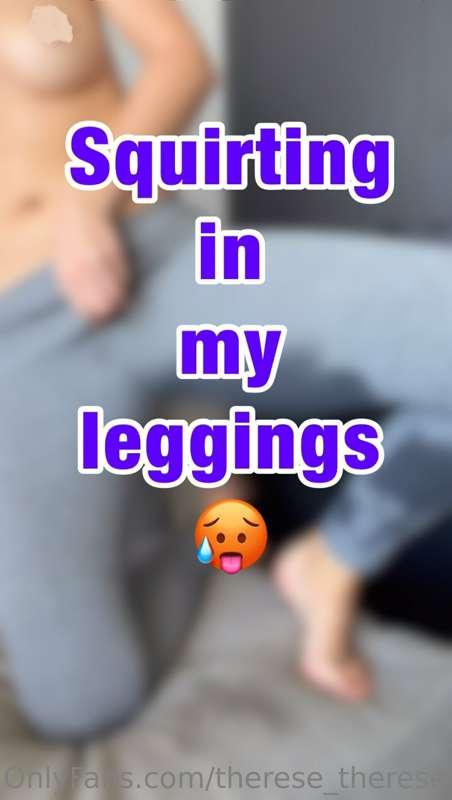 **Squirt in Leggings** 🥵 Ich hab meinen Satisfyer auf der hö..