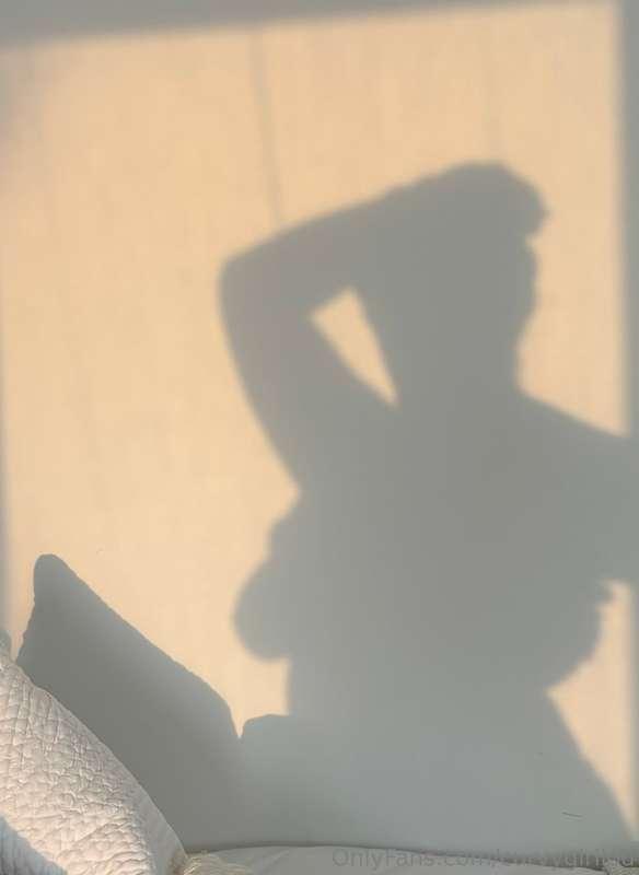 Shadow boob? 🙈