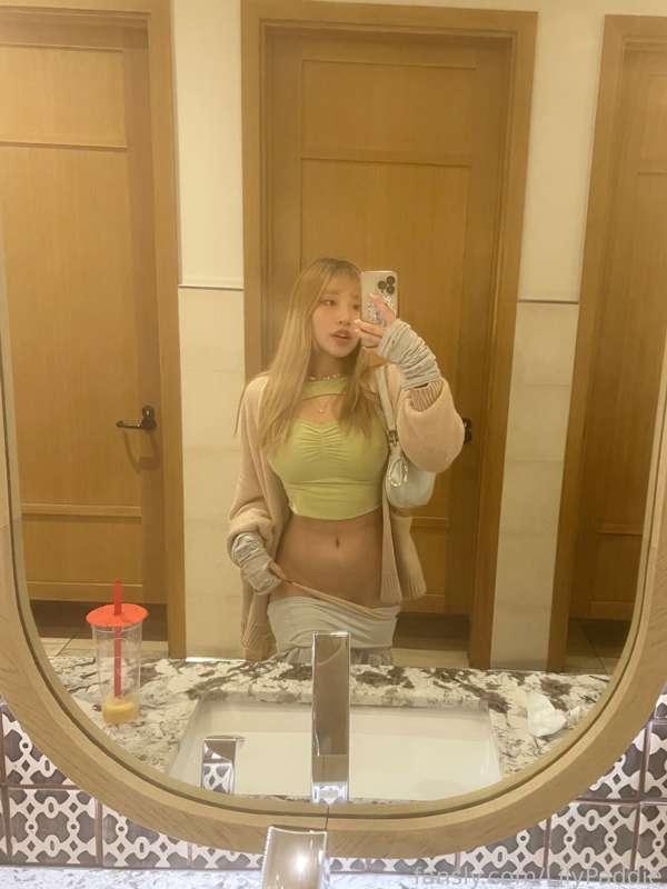 Would you do naughty things with me in the bathroom? 😈
