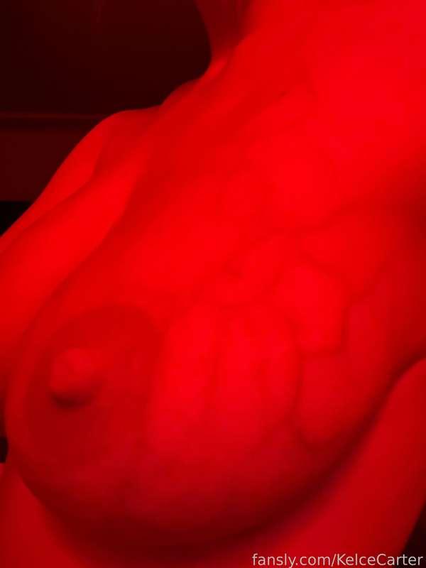 Super veiny in my red lights ❤️🪢

#lactation #milf #lactating #bigareolas #momnextdoor #hotmom #milkytits #mombod #mommy #hotwife #engorged #bignipples #breastmilk #stepmom #young #kink #fetish #milk #petite #veiny #redlight