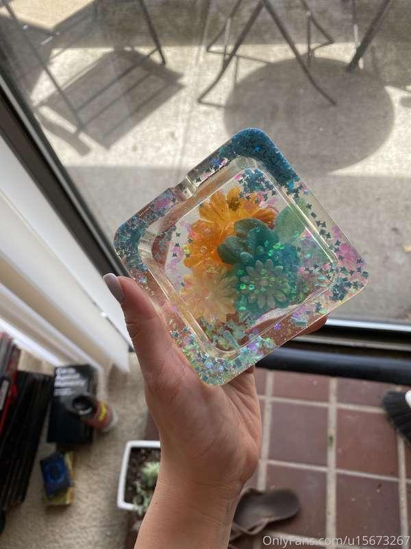 I miss you guys 💜 I’ve been making resin art to pass the tim..