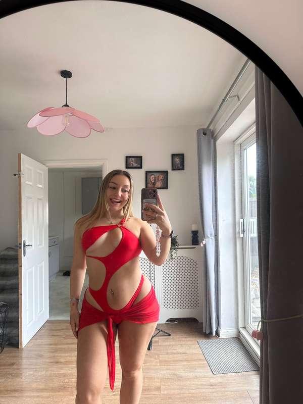 lady in red😈❤️