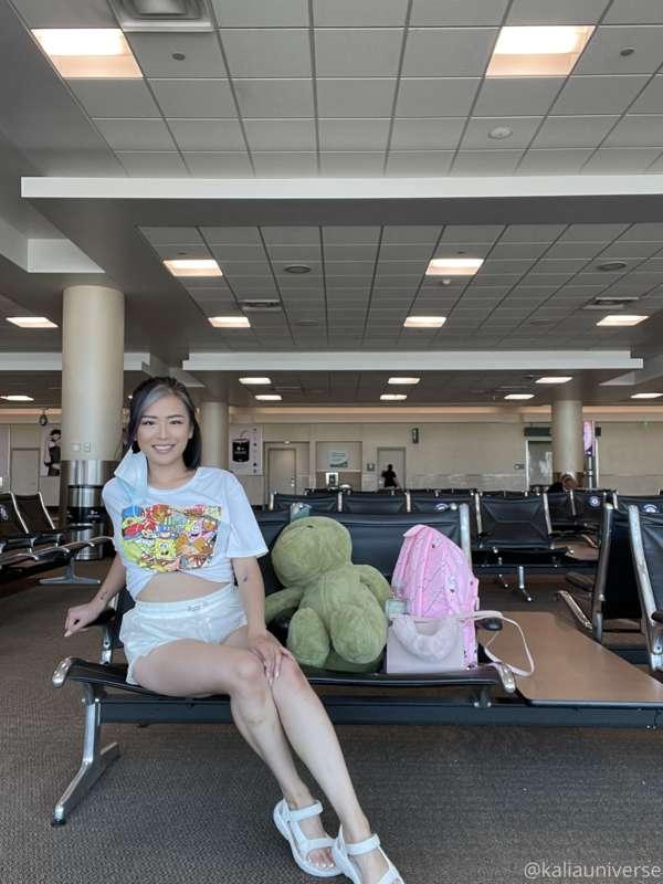 going to chicago! (excuse the bruises on my legs lol)
