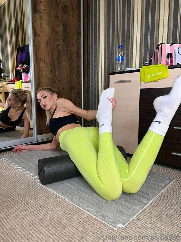 alydebae image #5