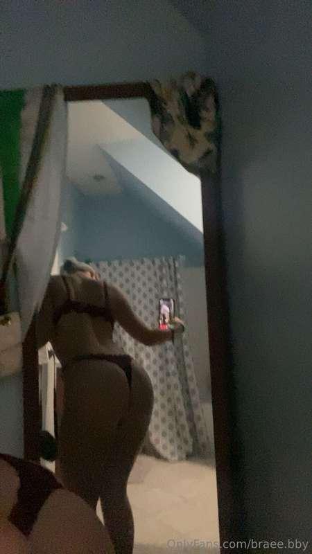 Playful vibes tonight. Dm me, and let's enjoy together. 😈🔥