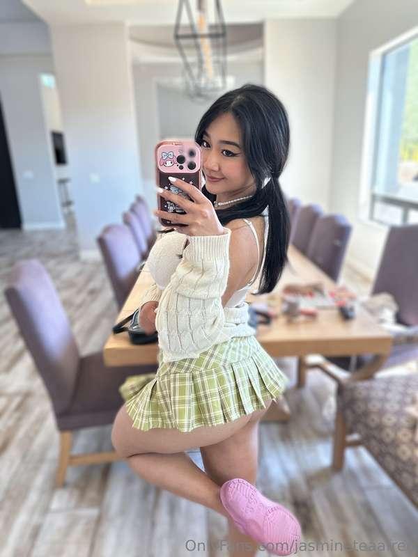 Guess if I'm wearing underwear or not 🤭