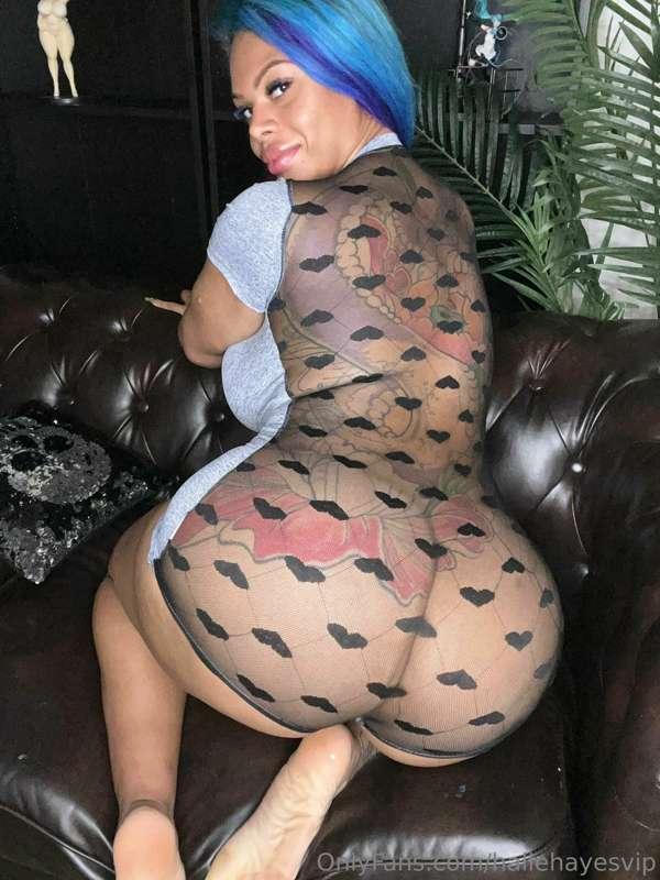 beg me to shake it for u 🔥