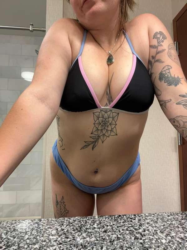 Come join me at the pool