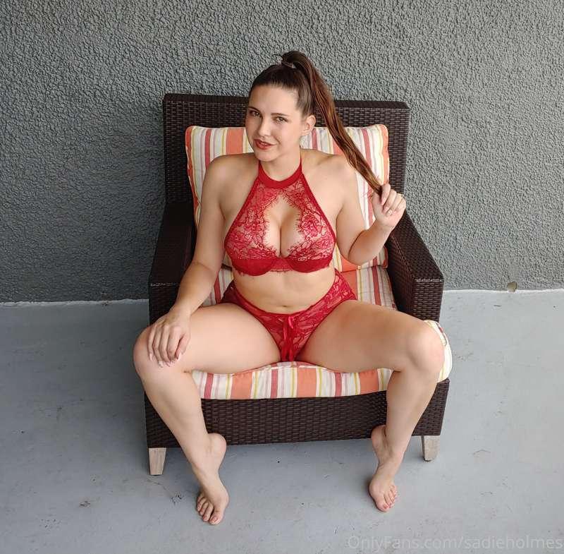 Balcony butt holiday photos with dirty #feet & big juicy tid..