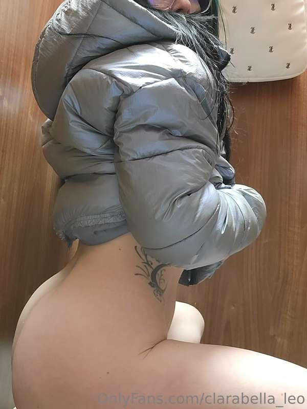 Swipe for pussy hehee
Did you miss my publ!c bathroom posts?