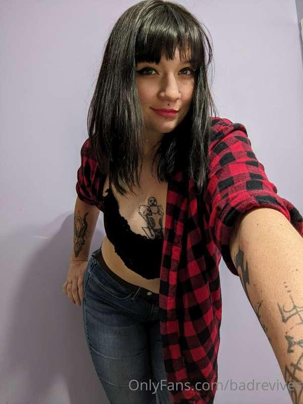 What if a cute girl in flannel asked you to kiss her?