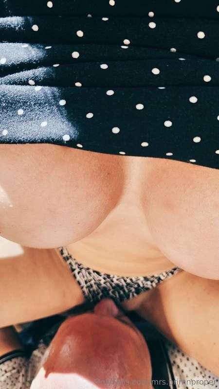 Do you want to see this pussy after this mid day snack😈👅🍆🍒