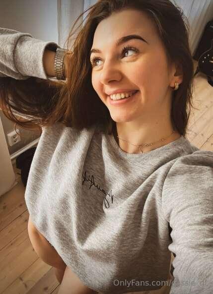 ❣️this sweet girl @sultrylina will warm you up and wake up y..