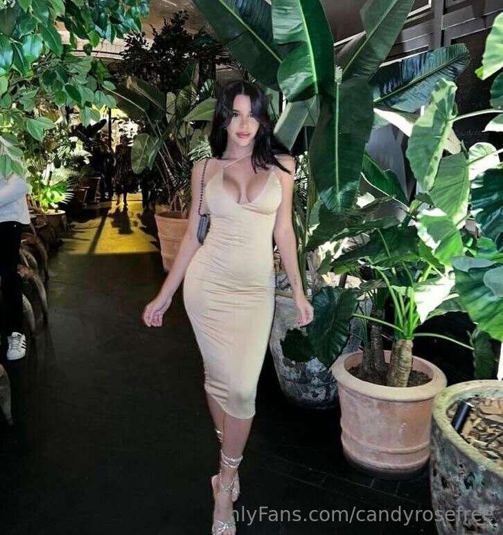Would you like to do it in a public place with me?🔥🔥