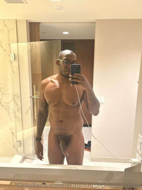 Having a hard time connecting in Dallas because every cute g..