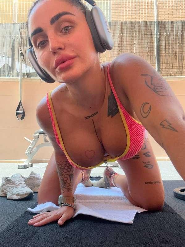 Would you like to work out with me in the same gym?😏Which ph..