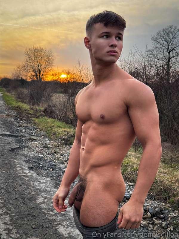 Would you join for a walk? 😋💦