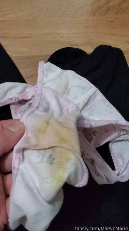 They're all your's.
#dirtypanties #dirtytalk #panties #badgirl #young #dirty #grool #sexyvoice