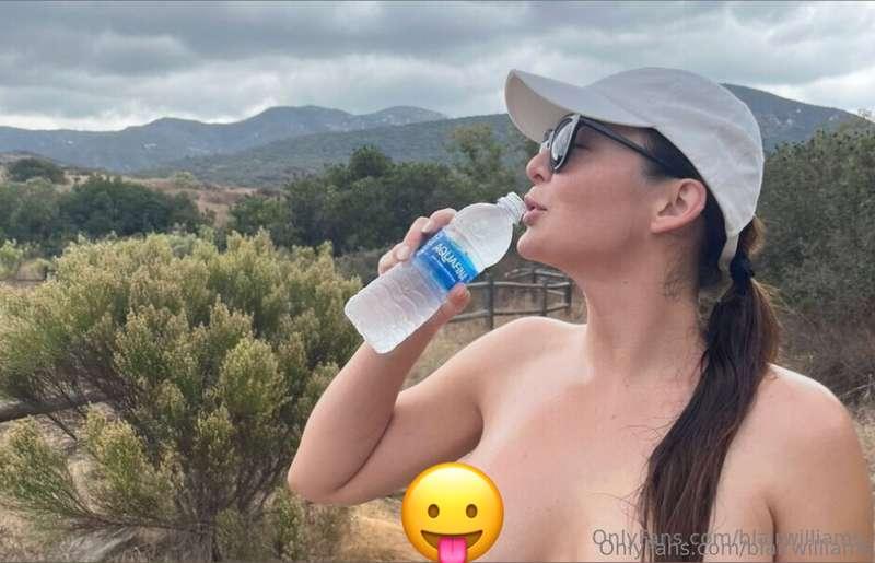 DM me for a Thirsty Thursday treat 💦