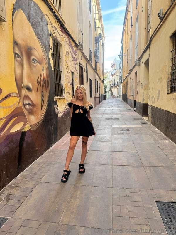 🌸 I have a little surprise for you, but I'll only tell you i..