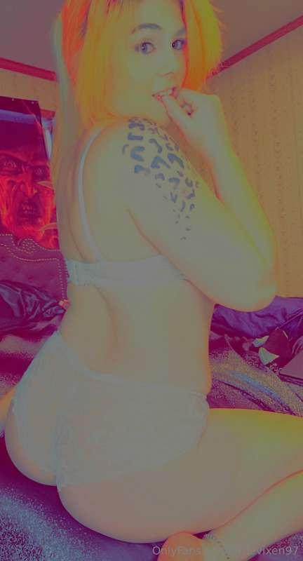 🤪🫰 @littlevixen1997