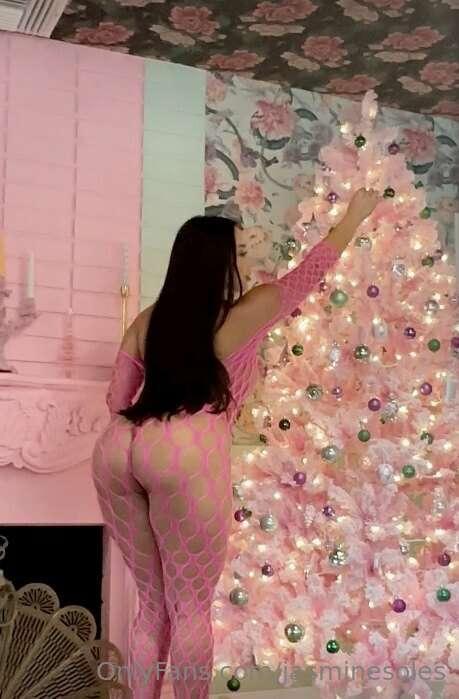 🎄 I want to unwrap my present daddy!!!😈😘