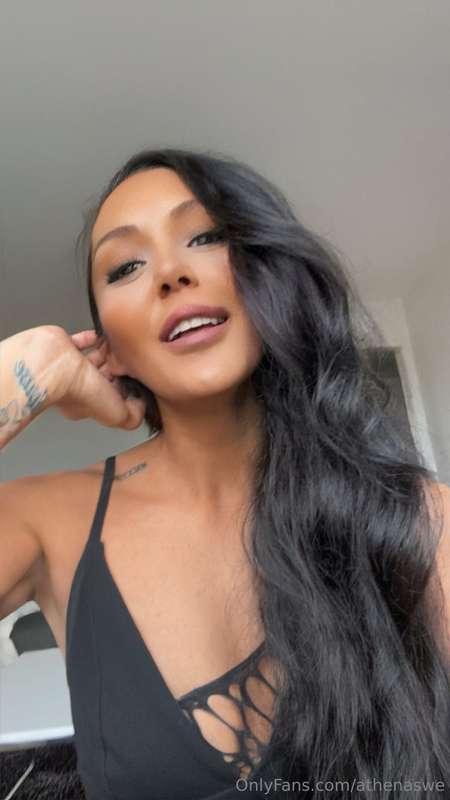 Vad skulle du ge för att få de här läpparna runt din kuk? 😉