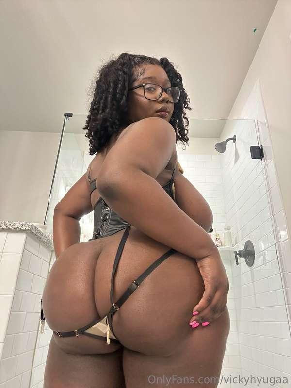 This ass was made to be spanked 🍑🔥 Do you agree? 