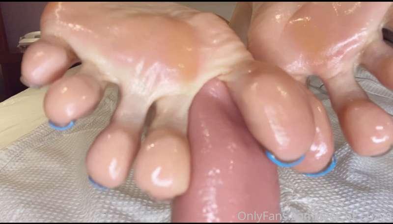 feet_of_suzyq image #0