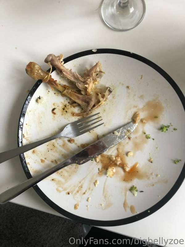 bigbellyzoe image #1