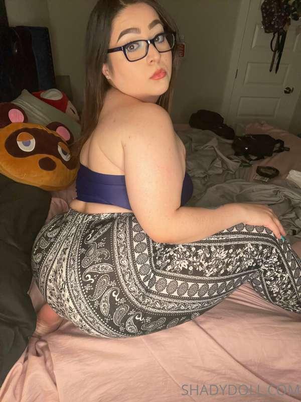 Oh no Stepbro…u caught me taking naughty pics 😳
