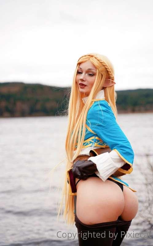 The Princess, weary, asks you to remove her garments again. ..