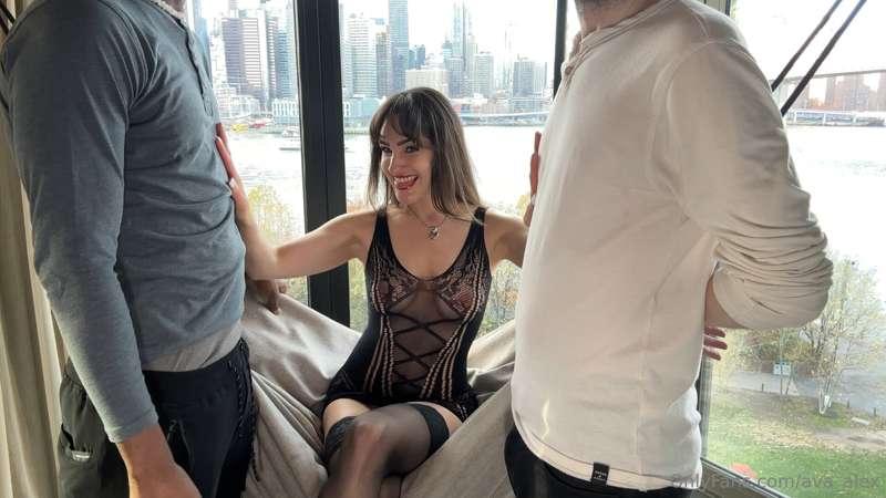 New BBG drops Friday with NYC backdrop! I get a massive faci..