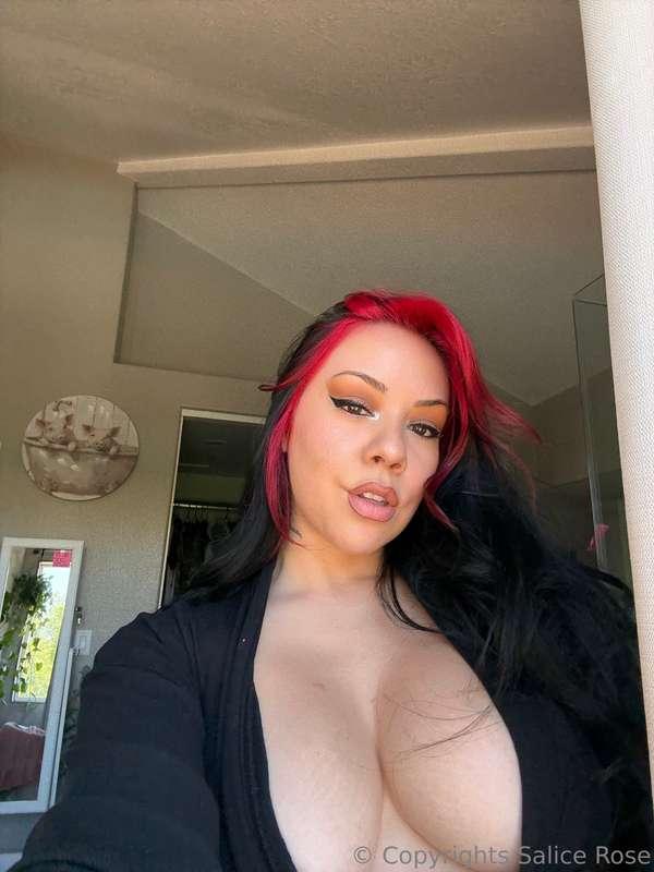 IM IN THE DM’S SO CUM TELL ME WHAT CONTENT YOU WANNA SEE BAB..