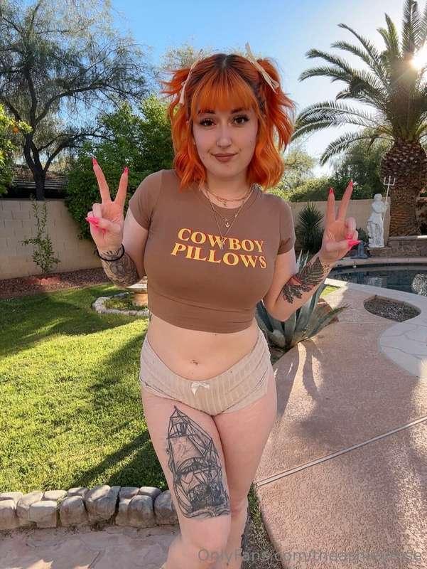 Serving peace signs and bad girl vibes. Don’t get it twisted..