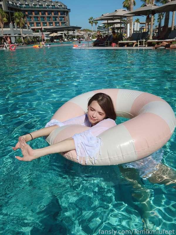 temikmiufeet image #2