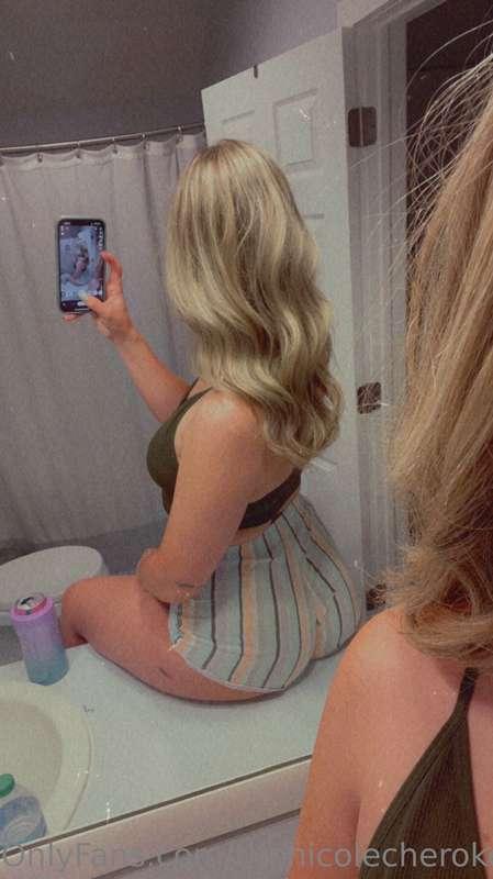 Fresh hair before I cuddle away in my fresh sheets as well 💕..