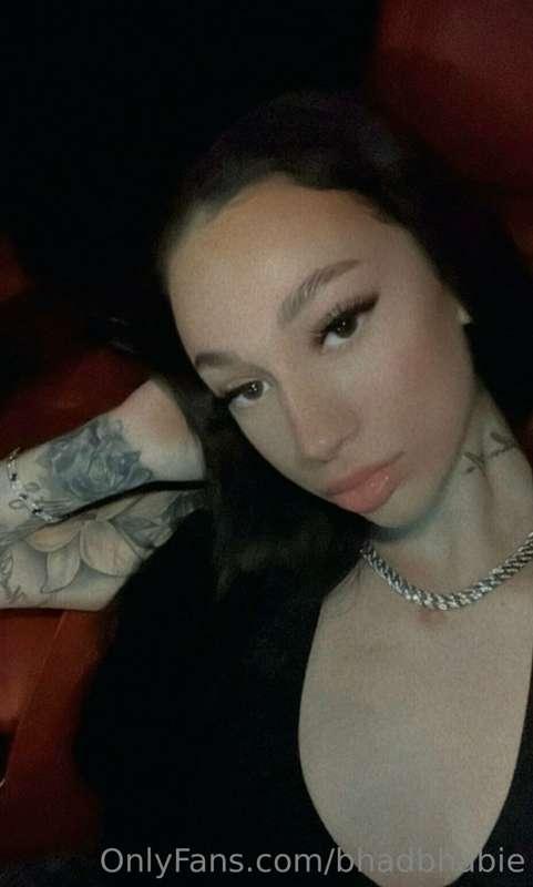 i feel like breaking the internet today 🤣 message me what y’..