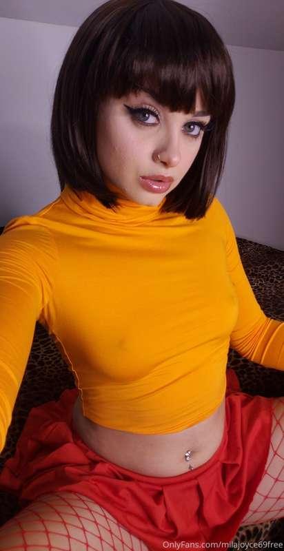 Velma needs ur cum dripping out of her pussy asap!! Hurry up..
