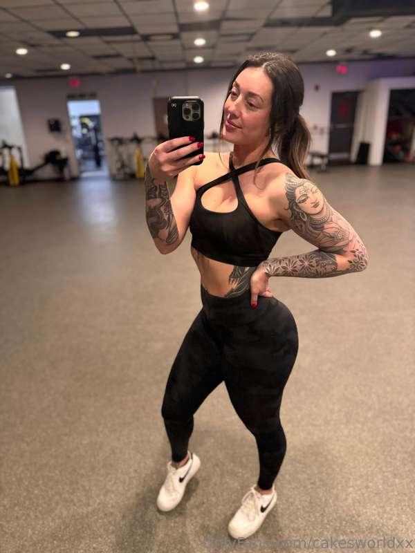 Who wants to wrestle? 😈