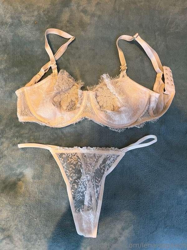 lenaisapeach image #20