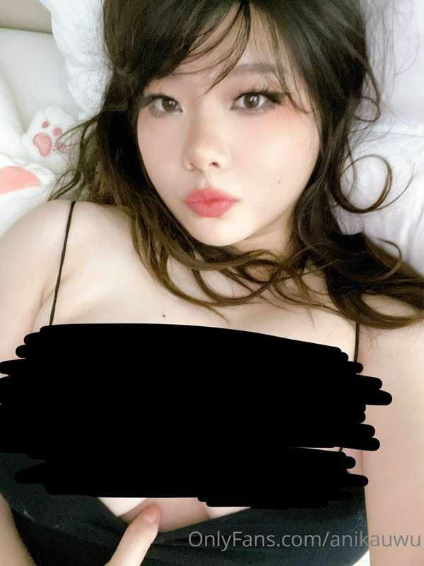check your dms for a spicy selfie 😳