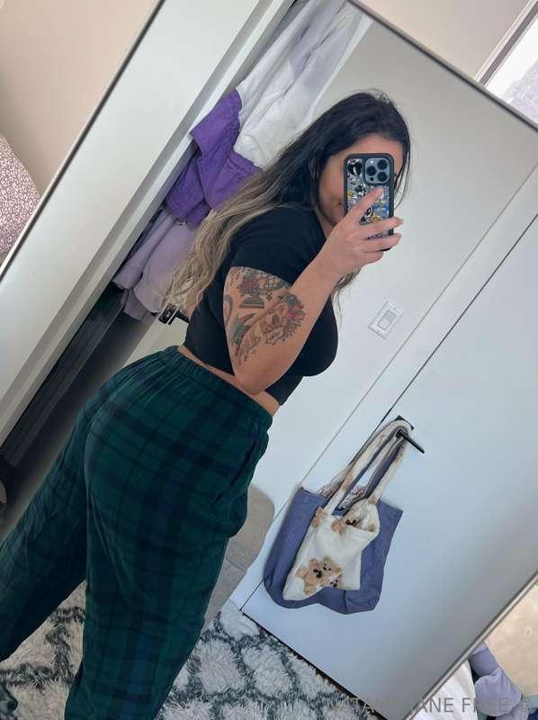 quick shot in my pajamas 💖