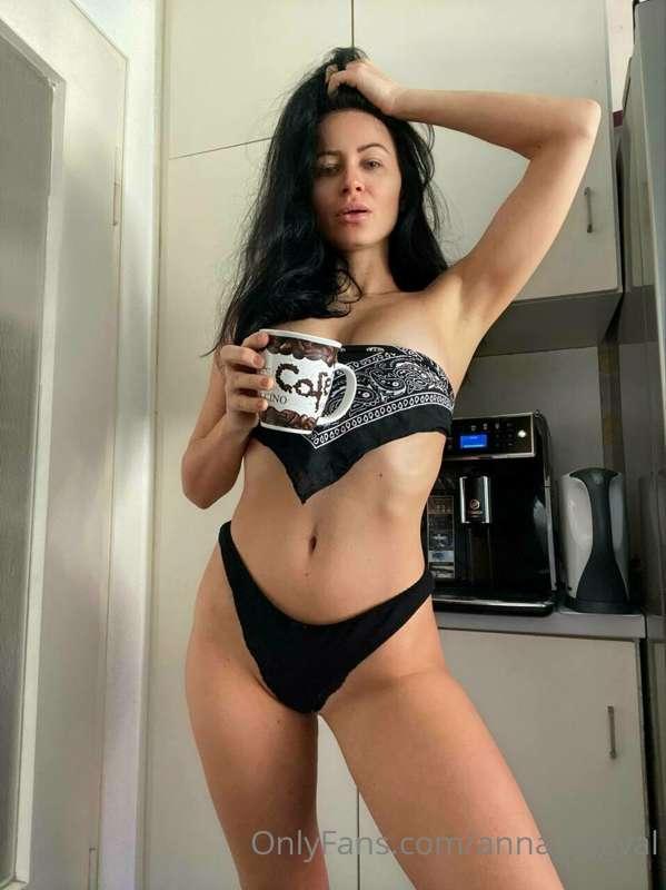😈𝒟𝑜 𝓎𝑜𝓊 𝓁𝒾𝓀𝑒 𝒸𝑜𝒻𝒻𝑒𝑒? 😈
👇𝒲𝒽𝑜𝑒𝓋𝑒𝓇 𝑔𝓊𝑒𝓈𝓈𝑒𝓈 𝓉𝒽𝑒 𝓃𝒶𝓂𝑒 𝑜𝒻 𝓂𝓎 𝒻𝒶𝓋𝑜𝓇..