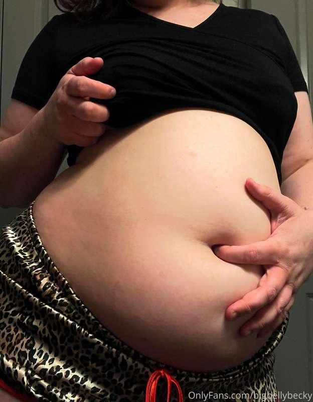 bigbellybeckyofficial image #1